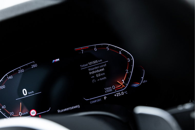 Vehicle Image 32
