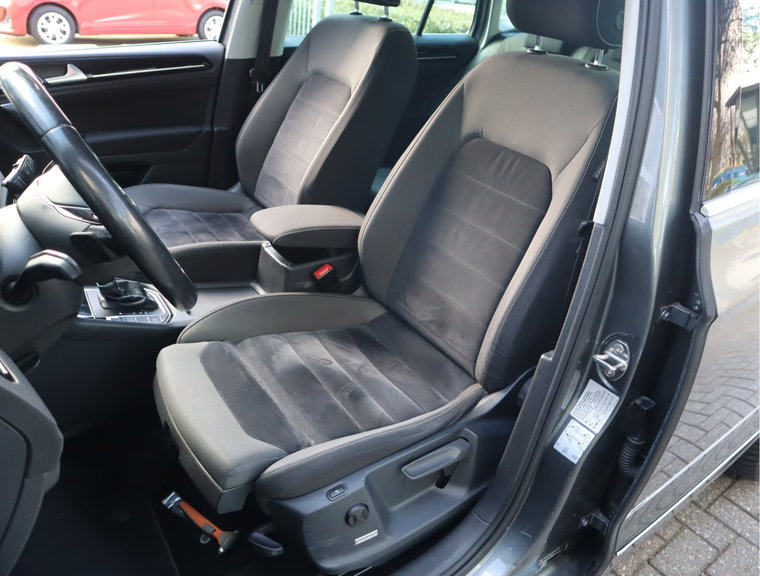 Vehicle Image 36