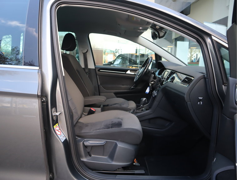 Vehicle Image 38