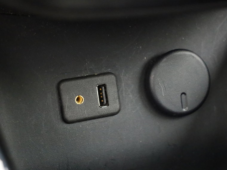 Vehicle Image 33