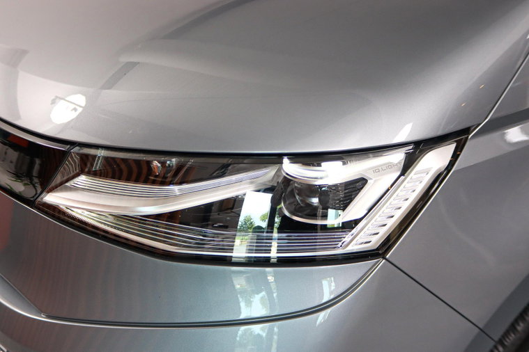 Vehicle Image 11