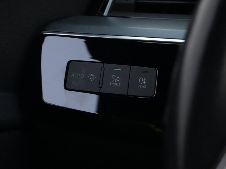 Vehicle Image 17