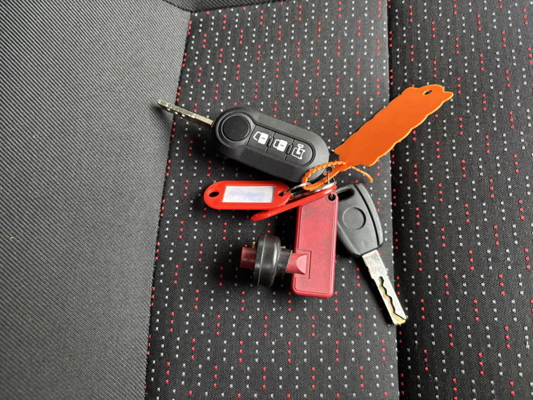 Vehicle Image 28