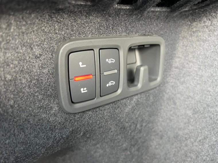 Vehicle Image 27