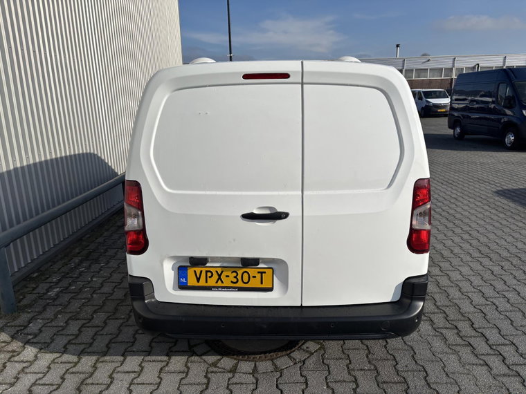 Vehicle Image 23