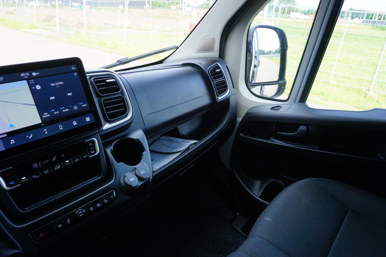 Vehicle Image 33