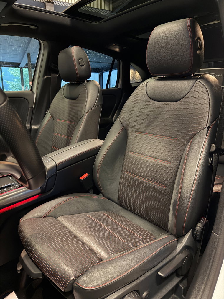 Vehicle Image 29