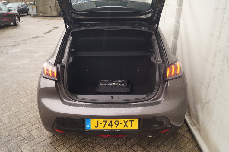 Vehicle Image 29