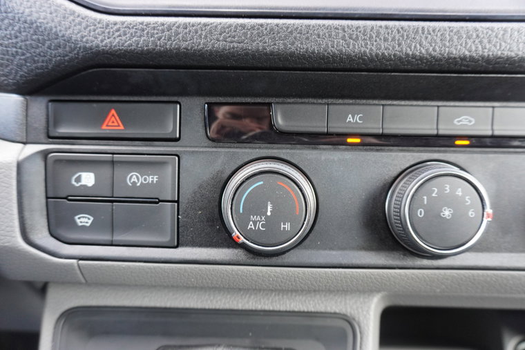 Vehicle Image 28