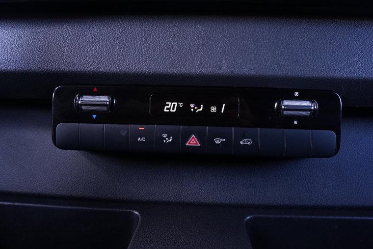 Vehicle Image 33