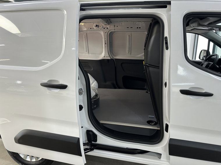 Vehicle Image 33