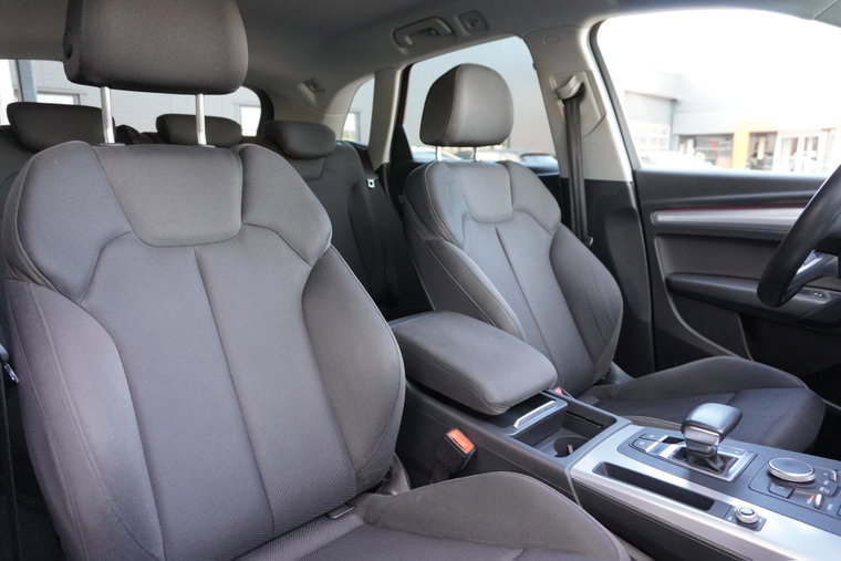 Vehicle Image 21