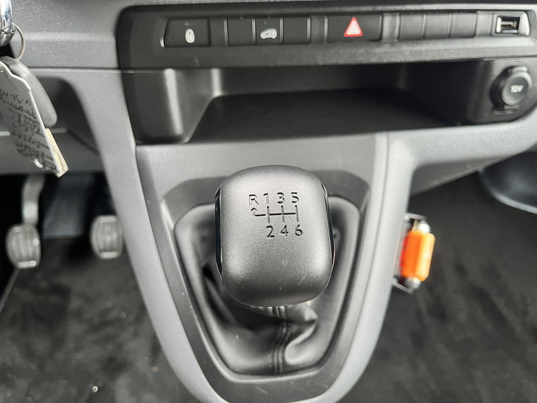 Vehicle Image 29