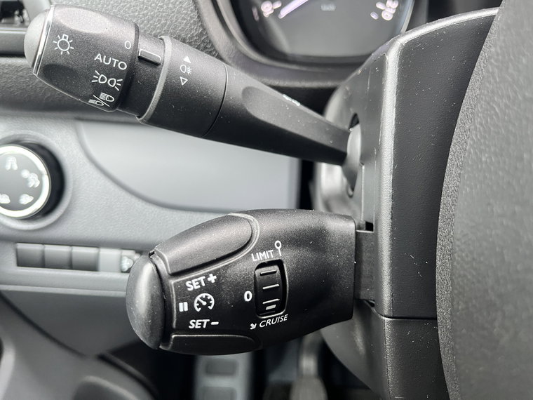Vehicle Image 40