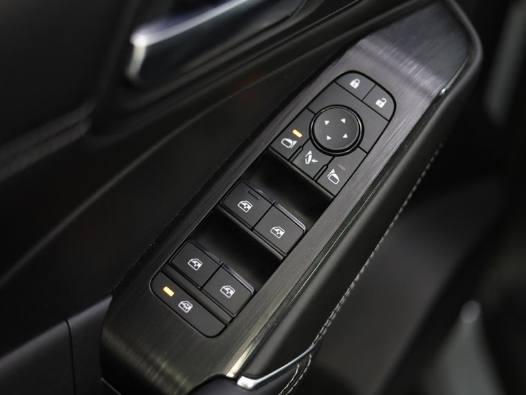 Vehicle Image 24