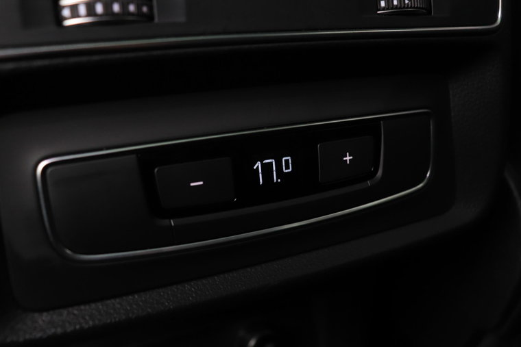 Vehicle Image 52