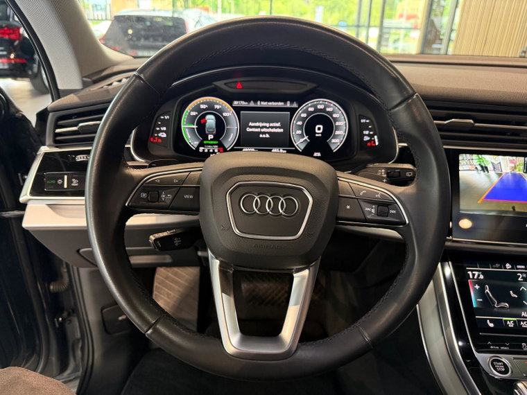 Vehicle Image 23