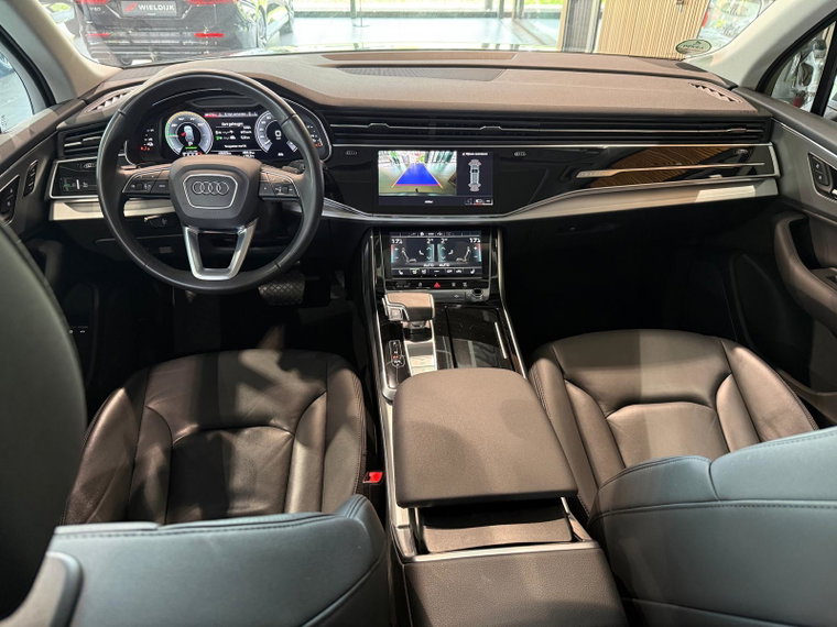 Vehicle Image 37