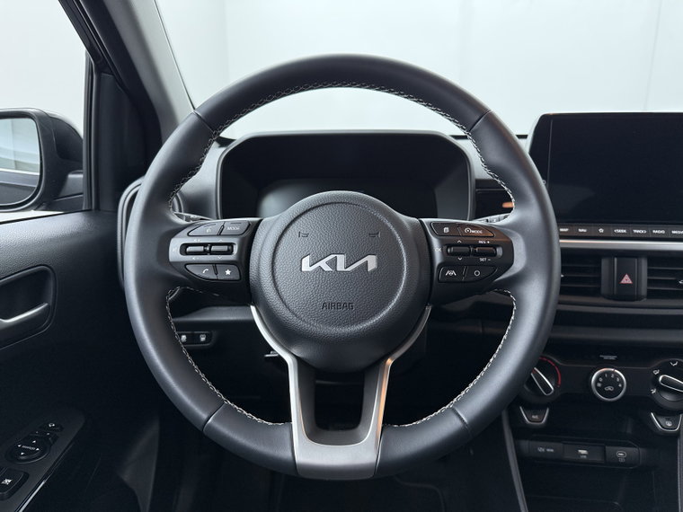 Vehicle Image 38