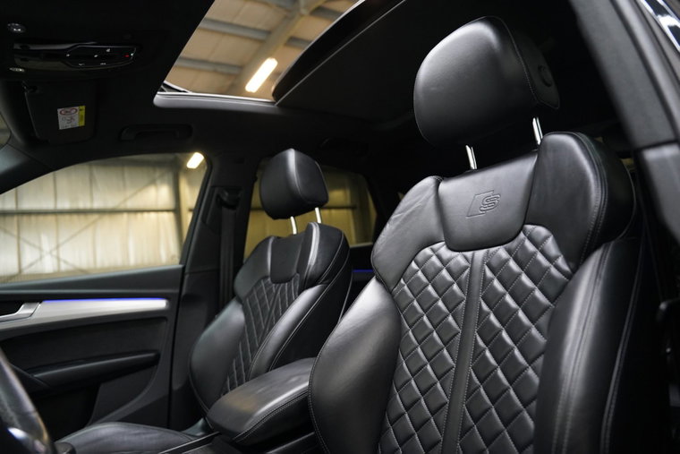 Vehicle Image 14