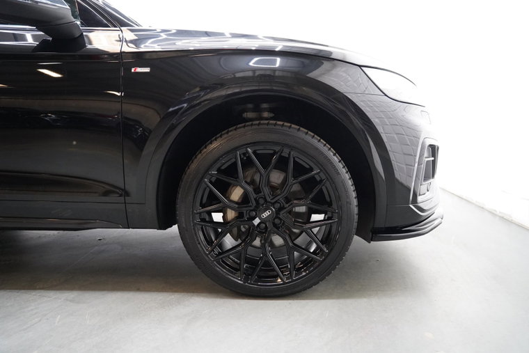 Vehicle Image 9