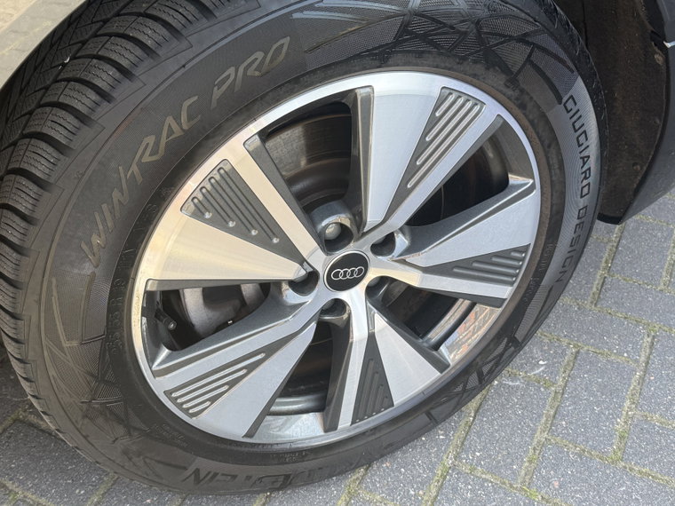 Vehicle Image 45