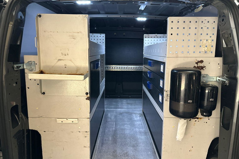 Vehicle Image 12