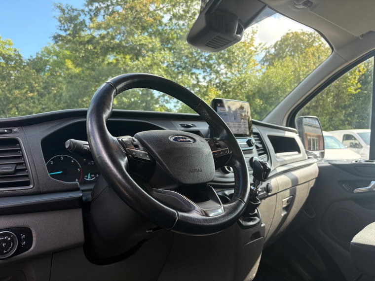 Vehicle Image 13