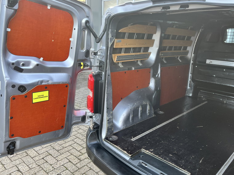 Vehicle Image 22