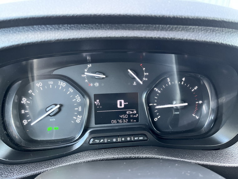 Vehicle Image 38