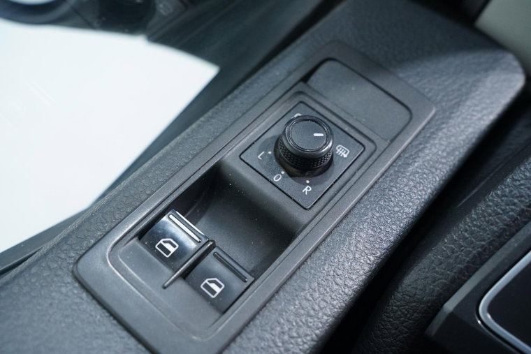 Vehicle Image 33