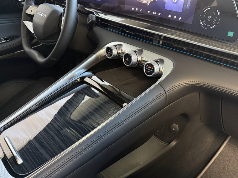 Vehicle Image 50