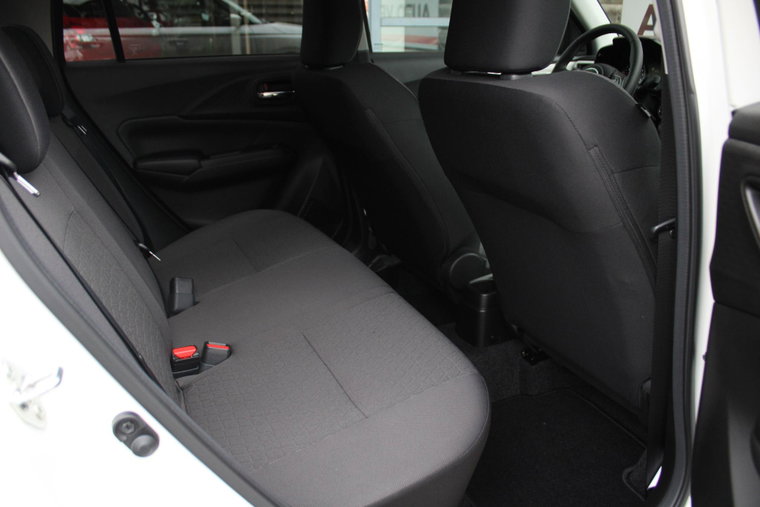 Vehicle Image 14