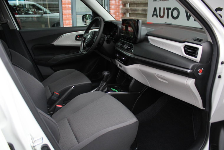 Vehicle Image 15