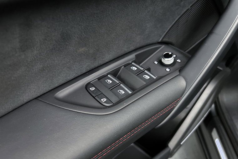 Vehicle Image 24