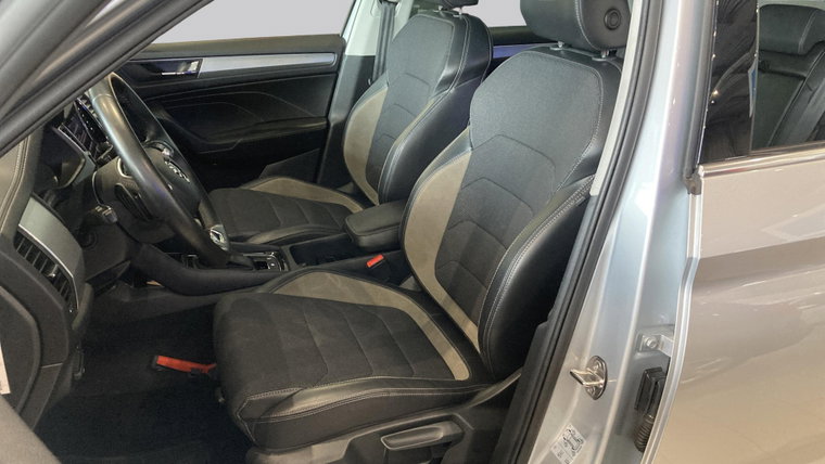 Vehicle Image 12