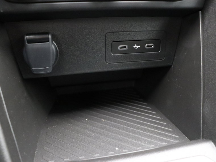 Vehicle Image 28