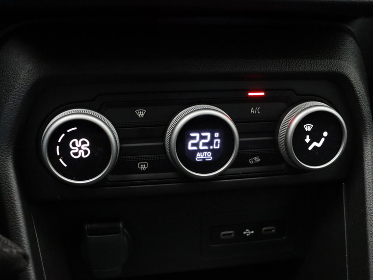 Vehicle Image 29