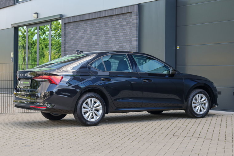 Vehicle Image 37