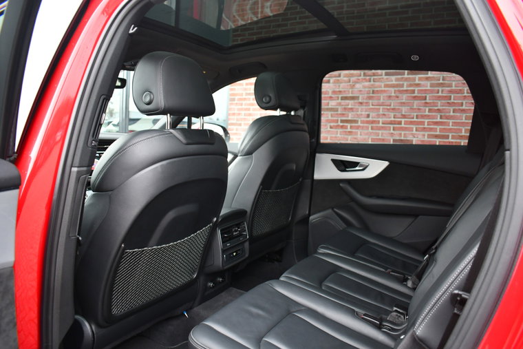Vehicle Image 35