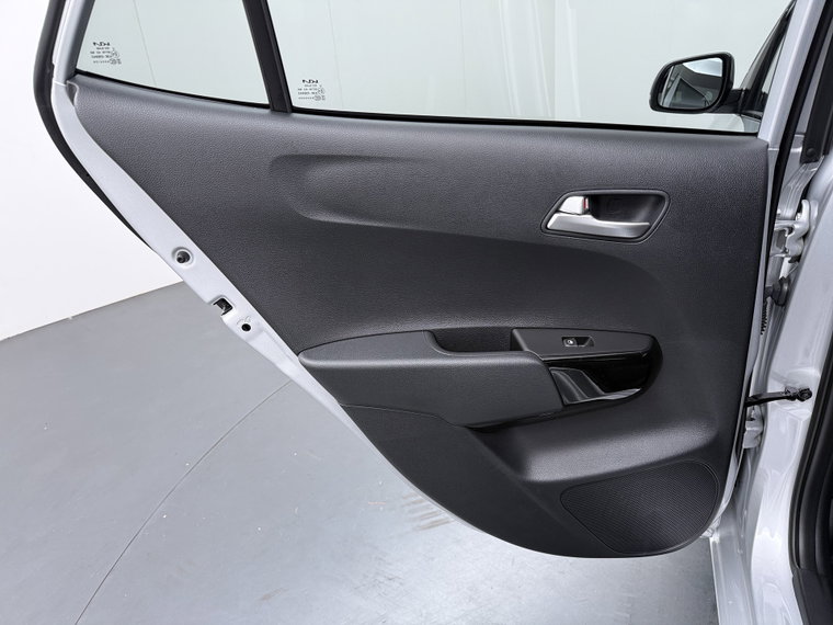 Vehicle Image 35