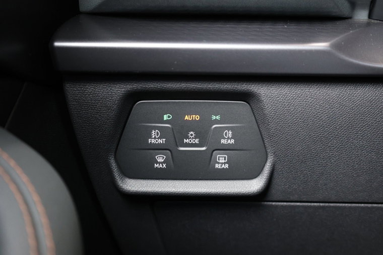 Vehicle Image 32