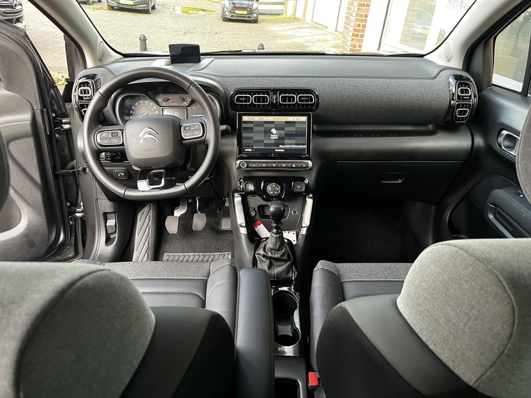 Vehicle Image 14