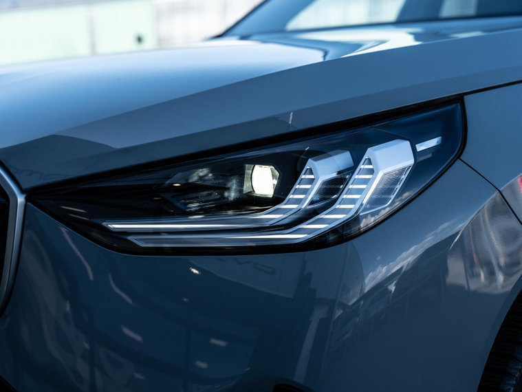 Vehicle Image 11