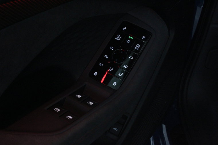 Vehicle Image 23