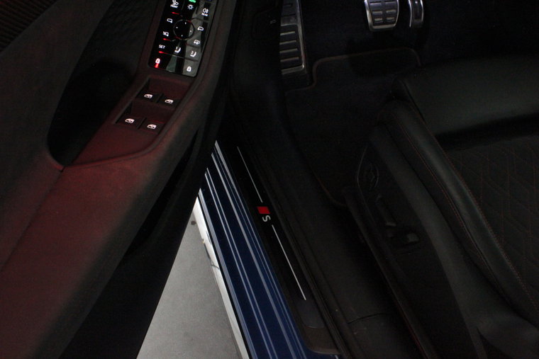 Vehicle Image 24