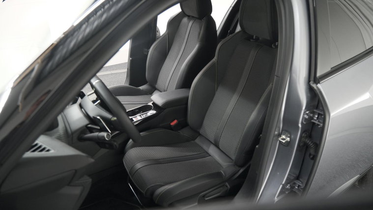 Vehicle Image 33