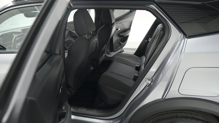 Vehicle Image 35
