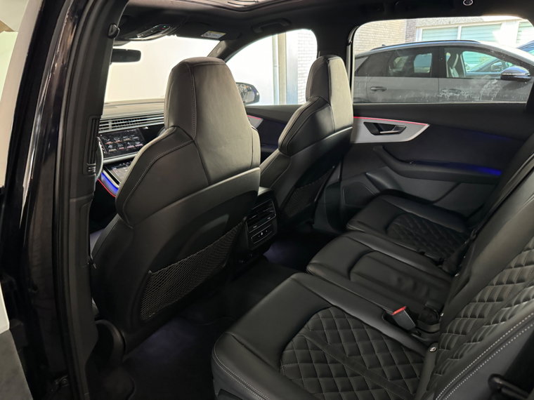 Vehicle Image 38