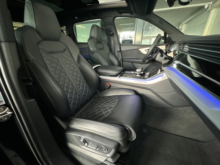 Vehicle Image 42
